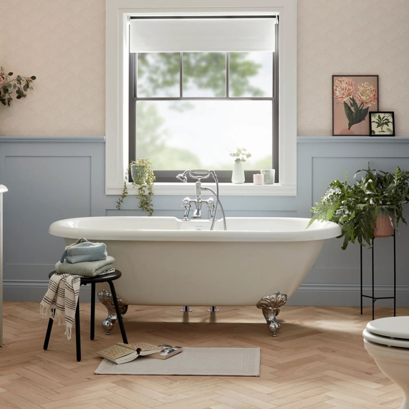 Heritage Oban 1760mm Freestanding Acrylic Double Ended Roll Top Bath - Lifestyle